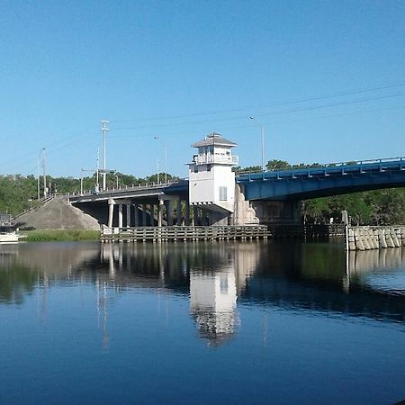 Big River Marina & Lodge Astor 外观 照片